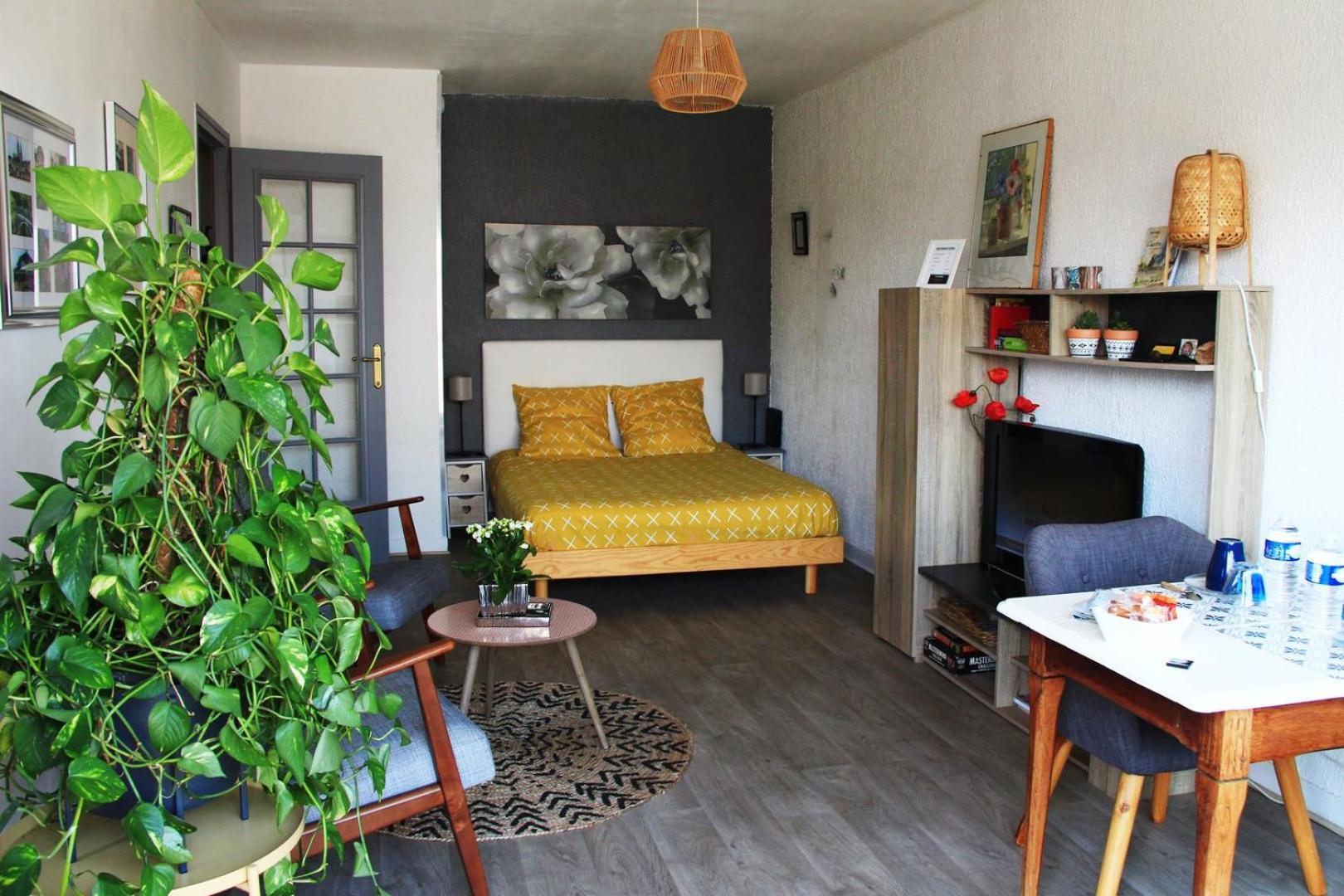 Le Clos Pichot - Studio Avec Balcon, Parking Prive - 5Mn Gare Chartres Eksteriør bilde