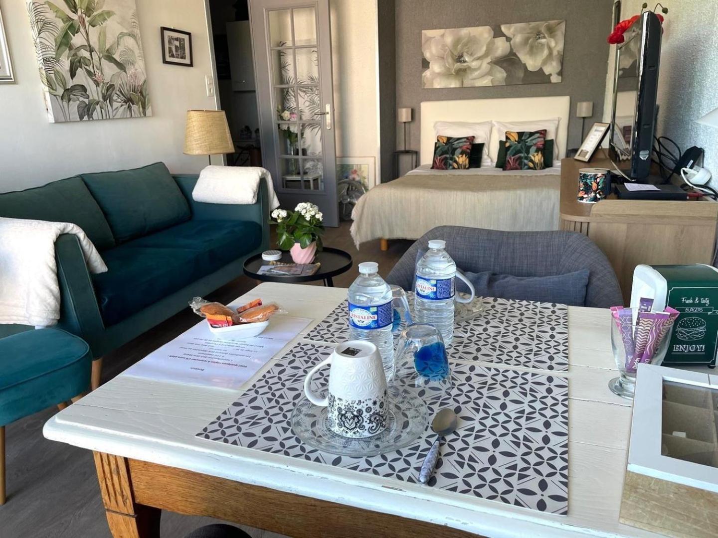 Le Clos Pichot - Studio Avec Balcon, Parking Prive - 5Mn Gare Chartres Eksteriør bilde